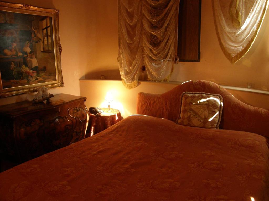 Bed and Breakfast Castello Di Vigoleno Camera foto