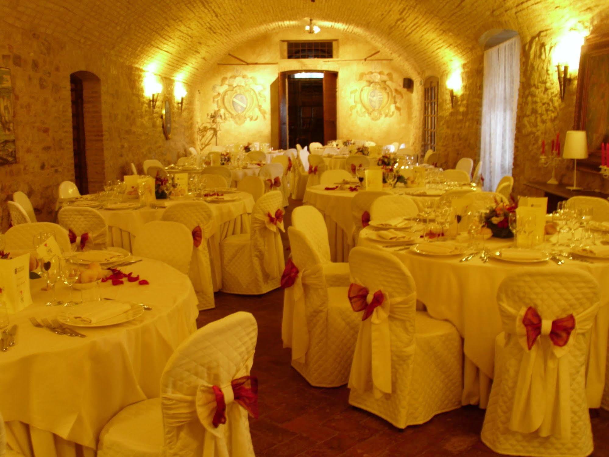 Bed and Breakfast Castello Di Vigoleno Esterno foto