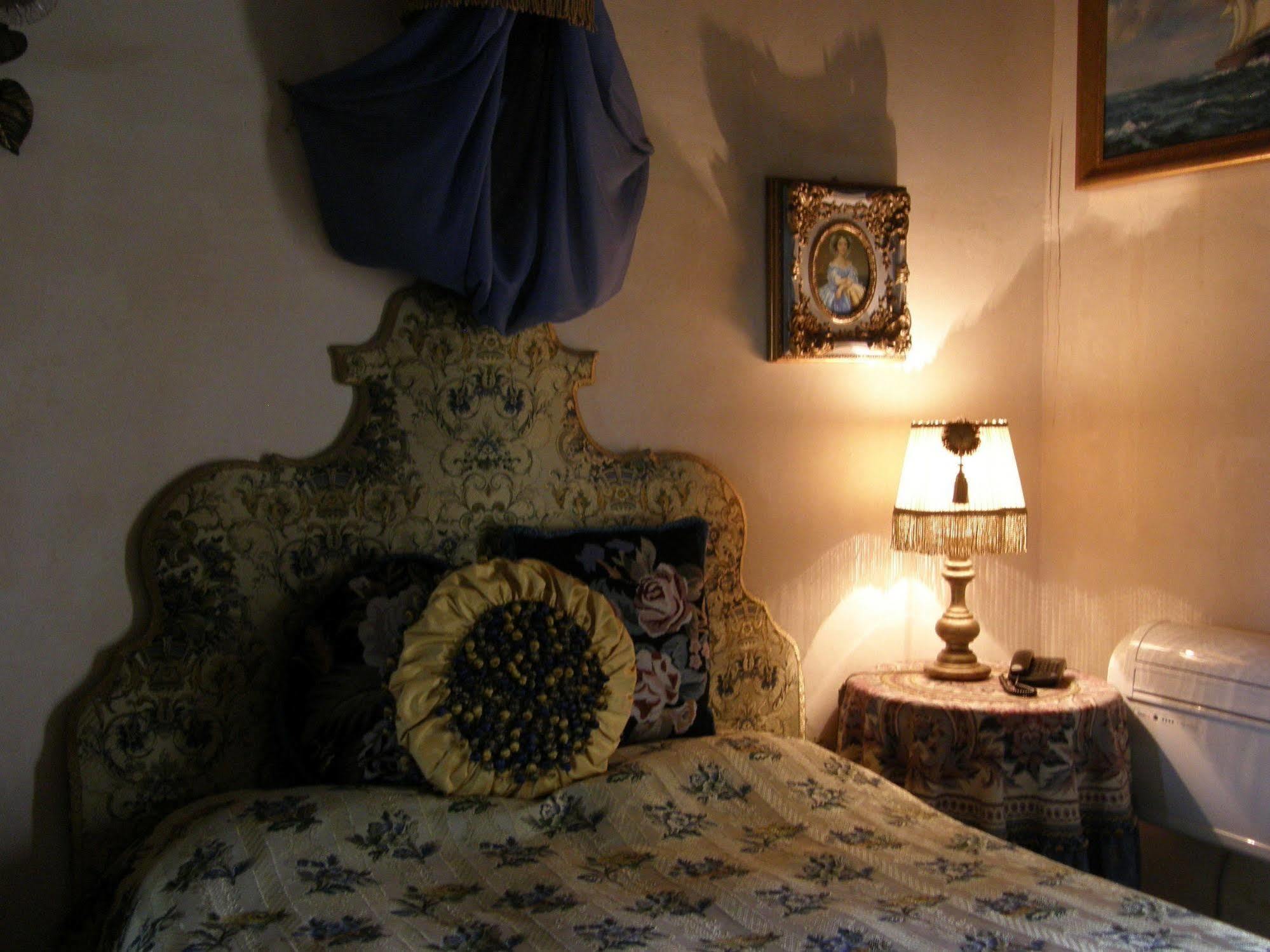 Bed and Breakfast Castello Di Vigoleno Esterno foto