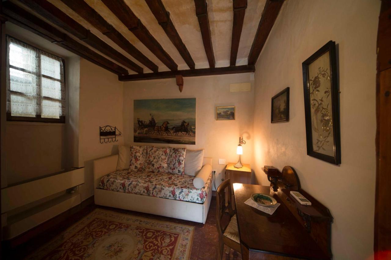 Bed and Breakfast Castello Di Vigoleno Esterno foto