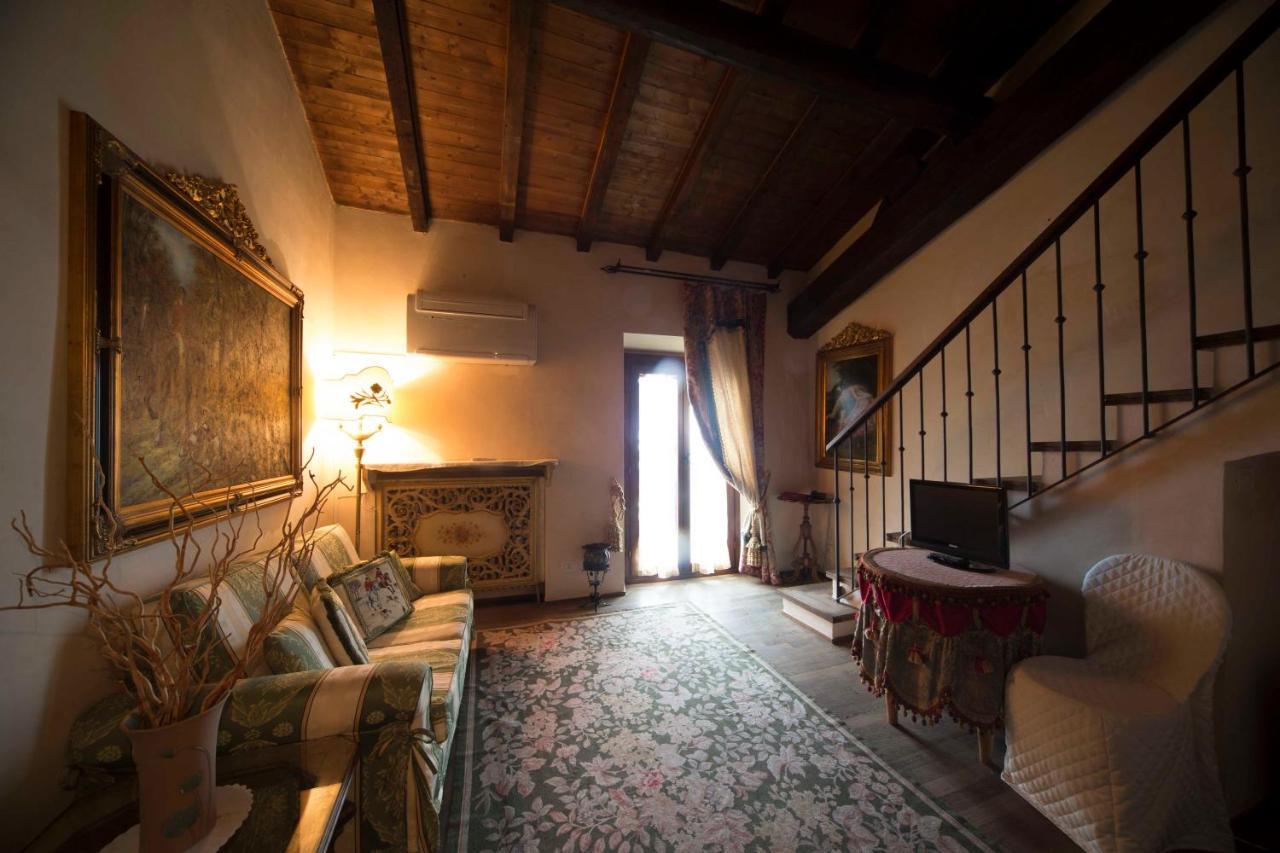 Bed and Breakfast Castello Di Vigoleno Esterno foto